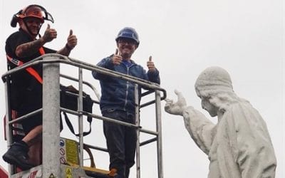 ‘Thumbs up’ for the Baxter Statue